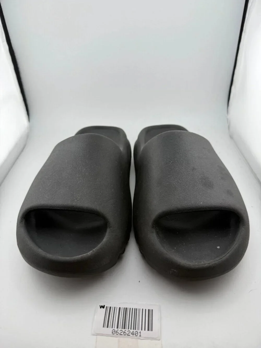 WORN Adidas Yeezy Slides “Onyx” Size 8M No Box